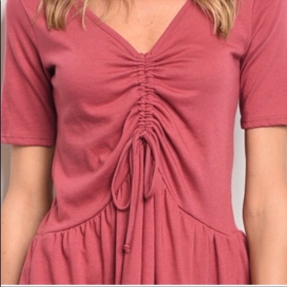 Adorable cinch berry top🍓 - Picture 3 of 6